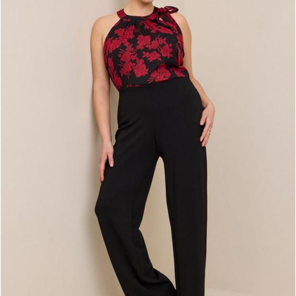 Crinkle Lurex Chiffon Halter Top